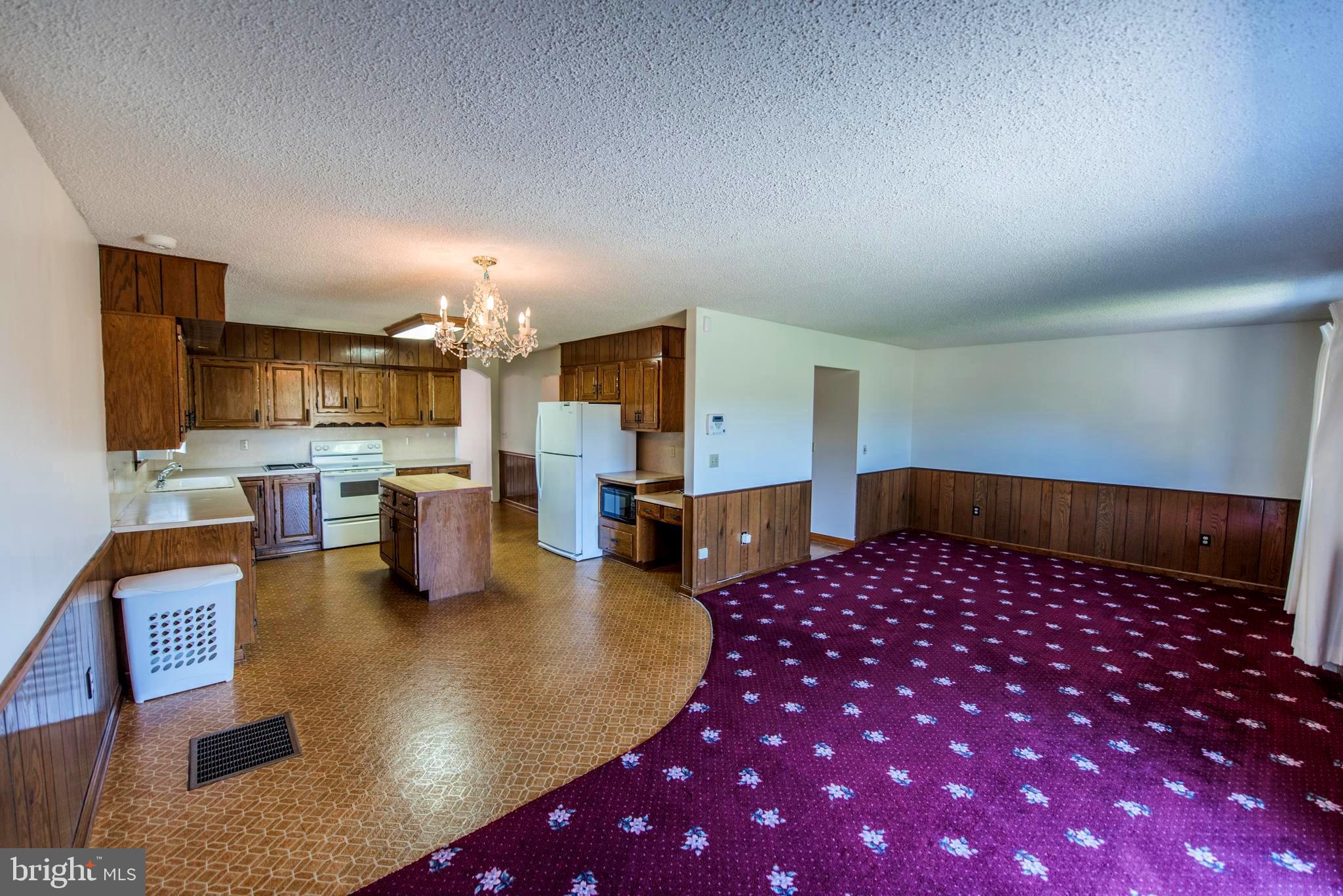 GOLDEN MEADOWS - Residential