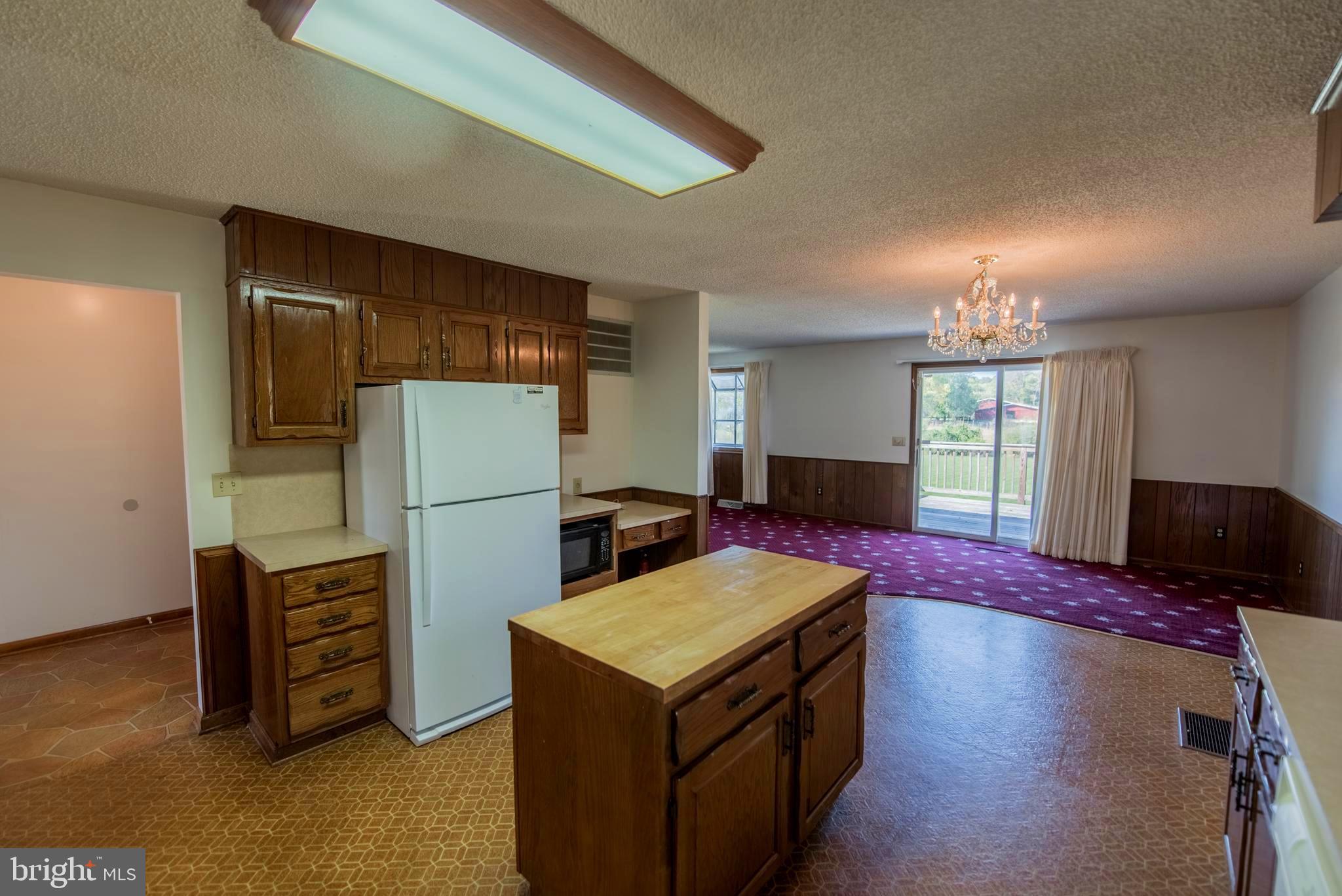 GOLDEN MEADOWS - Residential