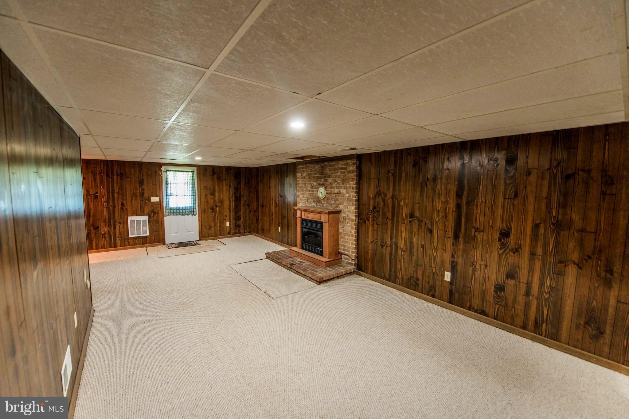 GOLDEN MEADOWS - Residential