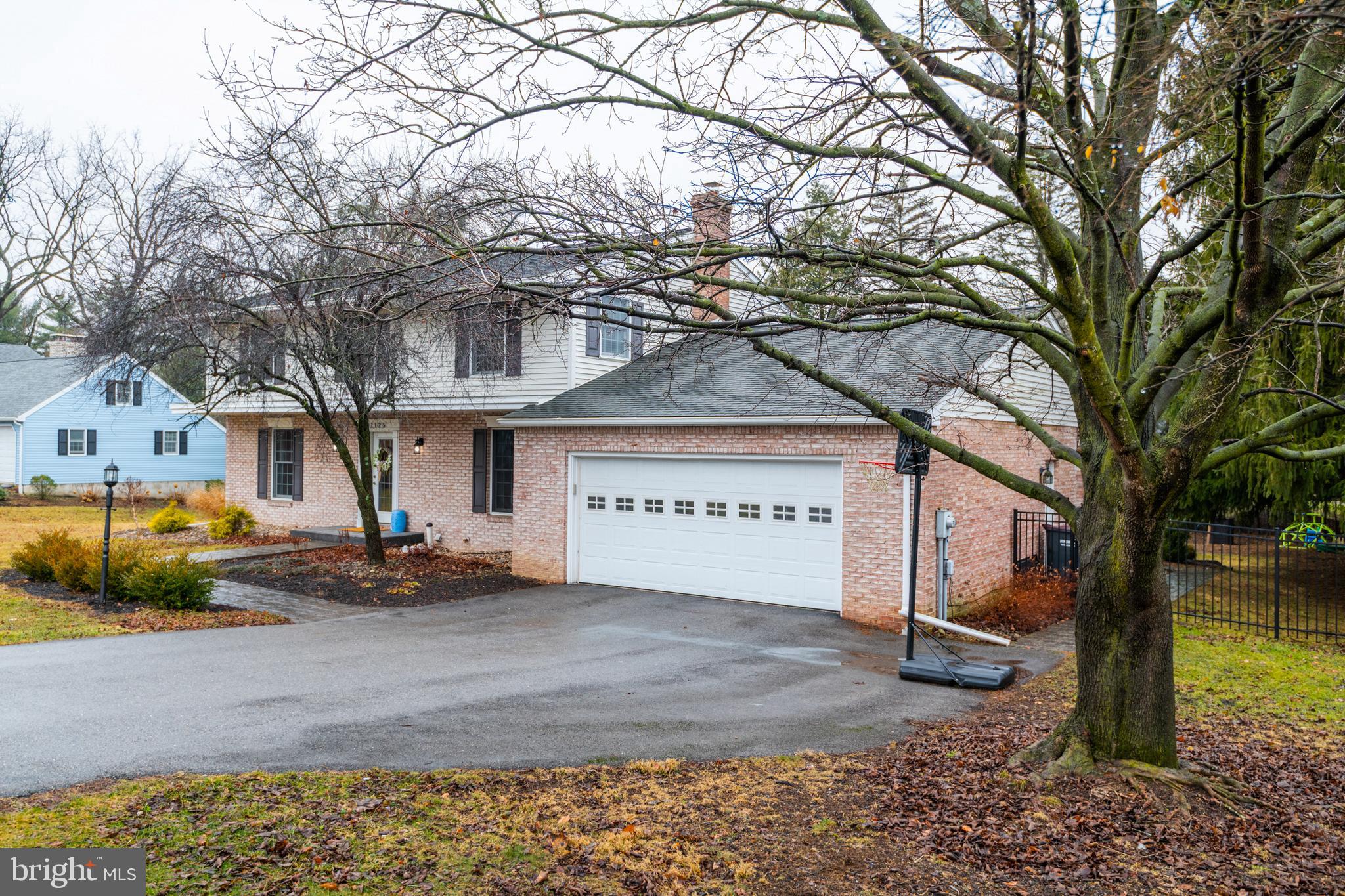 CENTRE HILLS - Residential