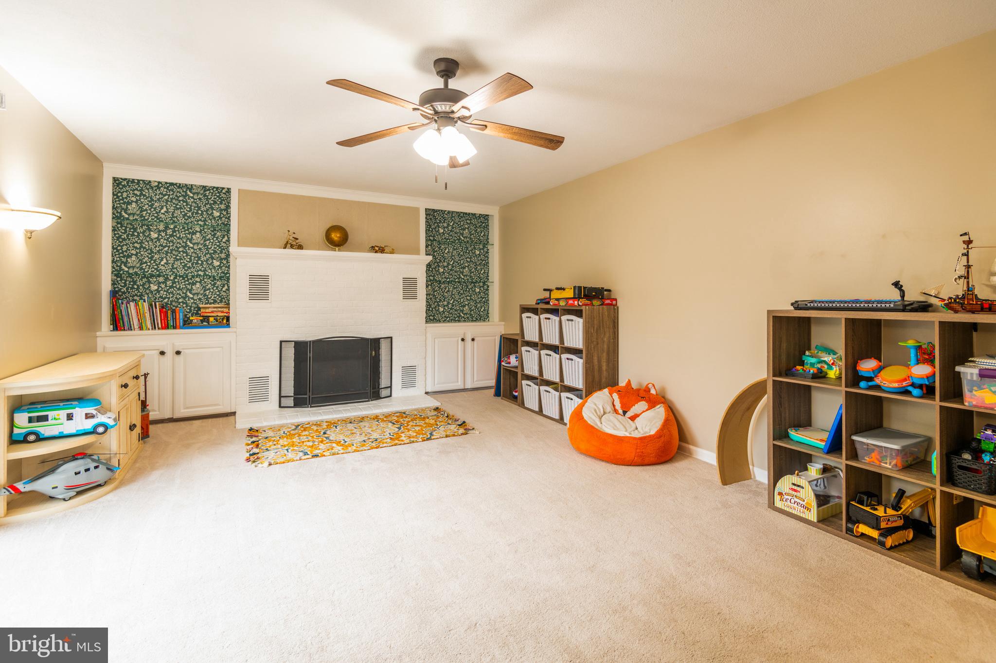 CENTRE HILLS - Residential