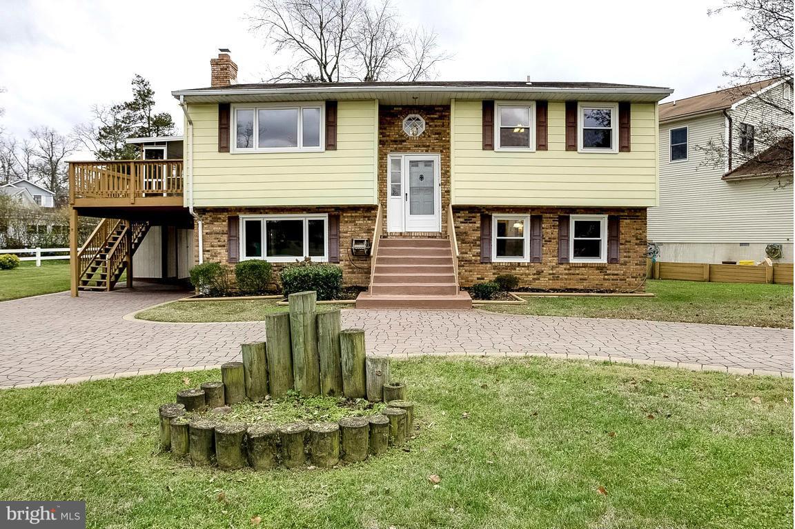 WOODLAND BEACH - Residential