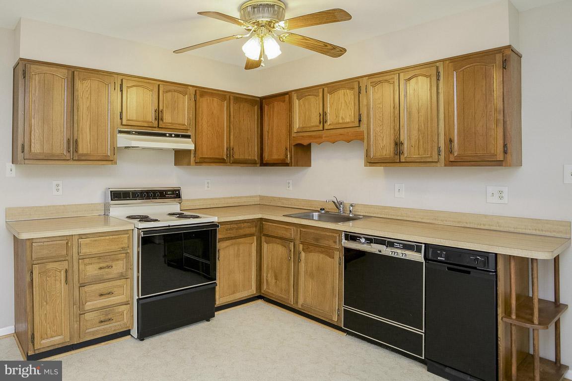 WOODLAND BEACH - Residential