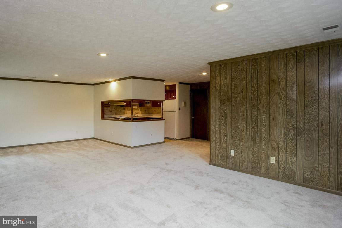 WOODLAND BEACH - Residential