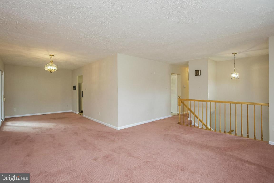 WOODLAND BEACH - Residential