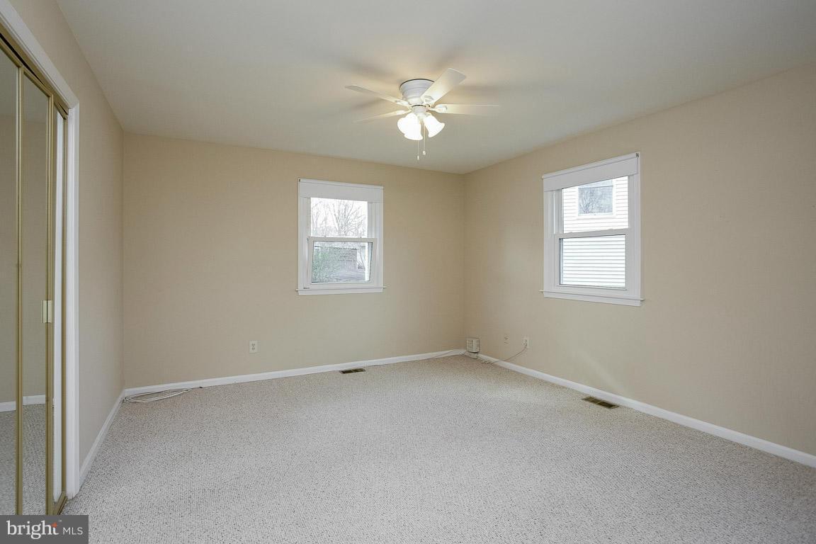 WOODLAND BEACH - Residential