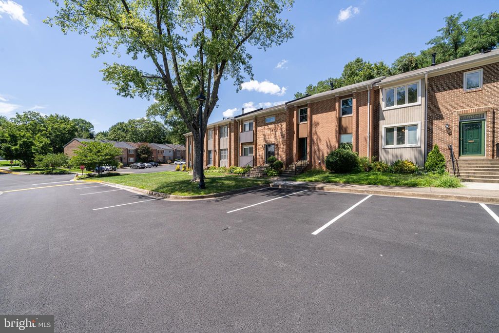 Photo of 8322 Highcliffe Court, ANNANDALE, VA 22003 (MLS # VAFX2273946)