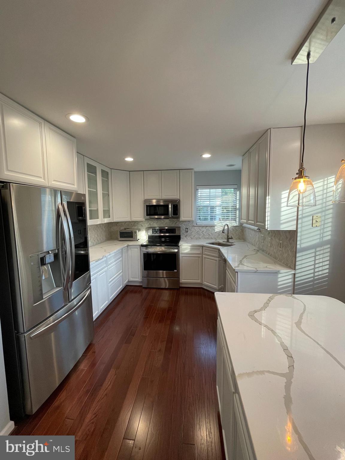 THE PROVINCES - Residential Lease