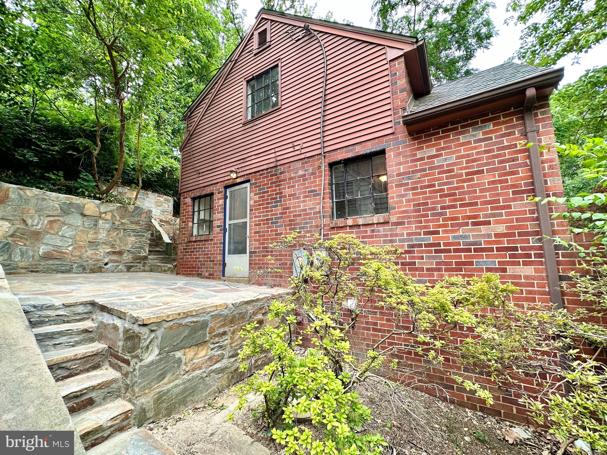 BEVERLEY HILLS - Residential Lease