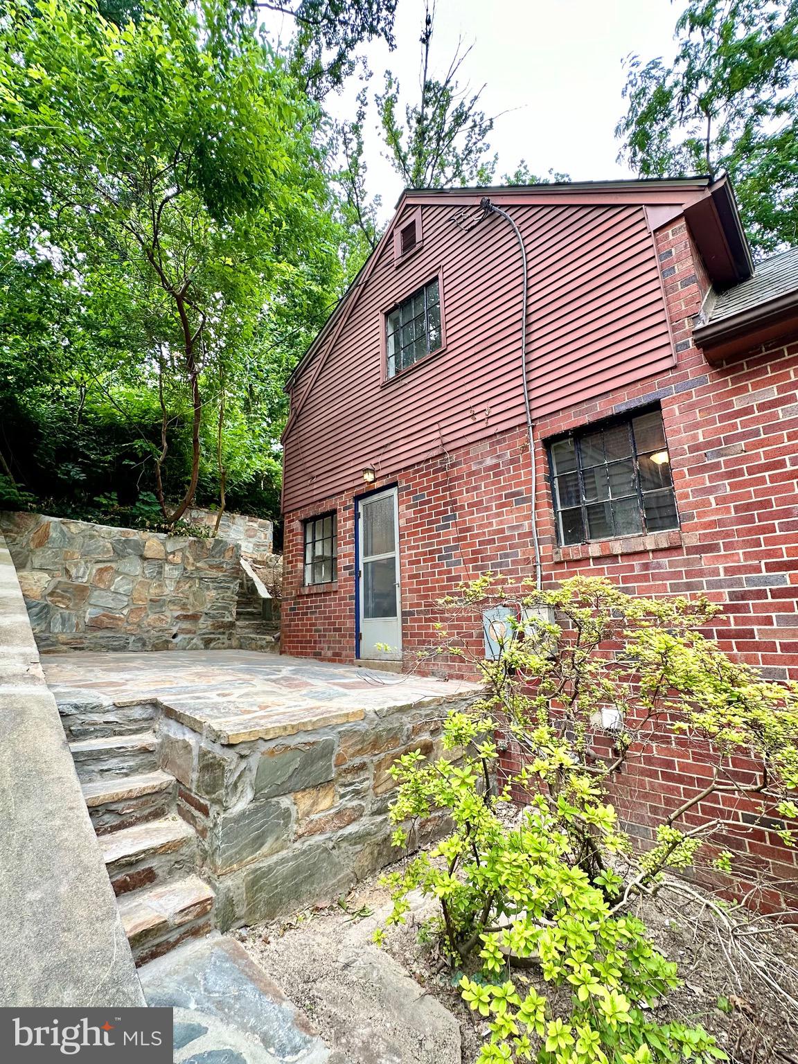 BEVERLEY HILLS - Residential Lease