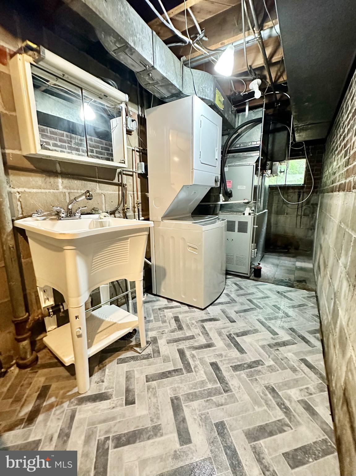 BEVERLEY HILLS - Residential Lease