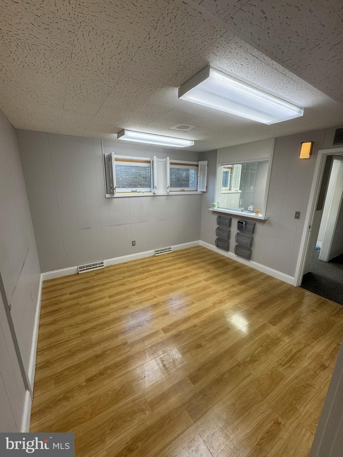 HIGHLANDS - Commercial Lease