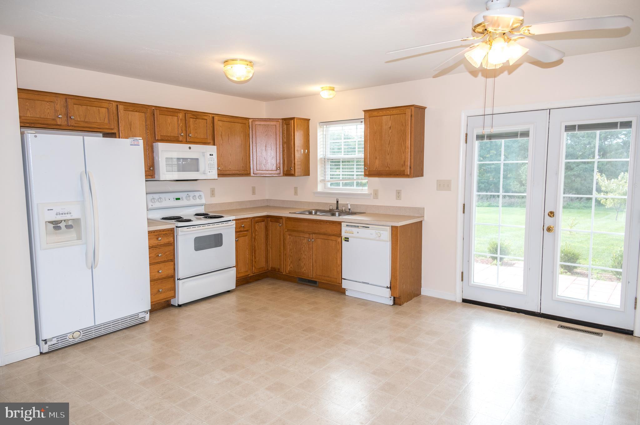 MOUNTAIN SHADOW ESTATES - Residential Lease