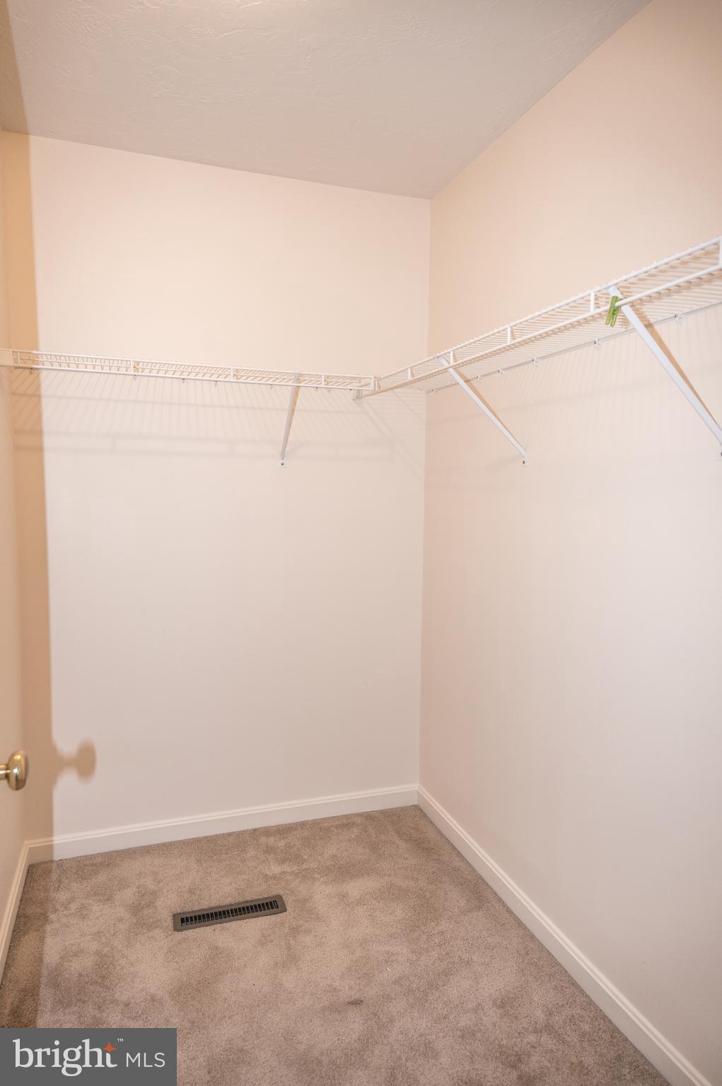 MOUNTAIN SHADOW ESTATES - Residential Lease