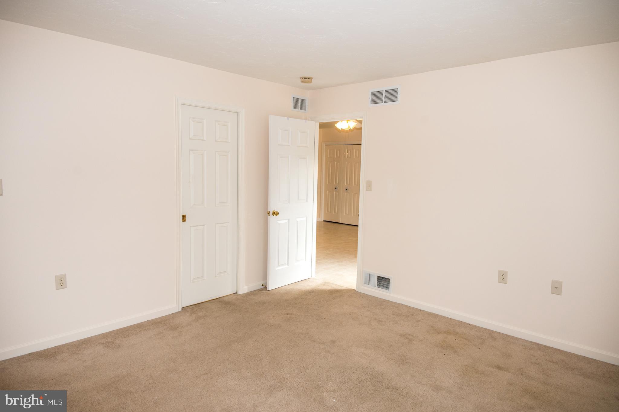 MOUNTAIN SHADOW ESTATES - Residential Lease