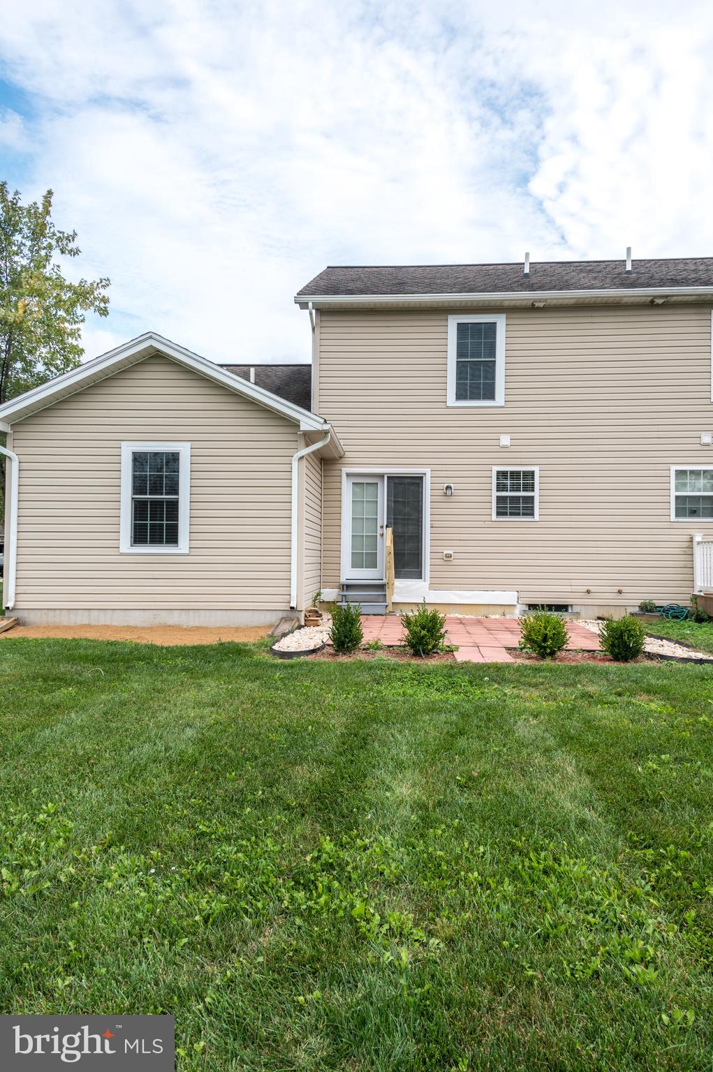 MOUNTAIN SHADOW ESTATES - Residential Lease