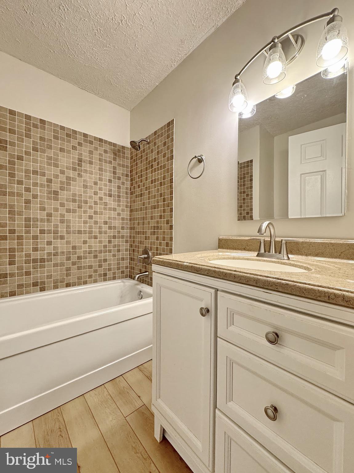 WHITE PLAINS - Residential