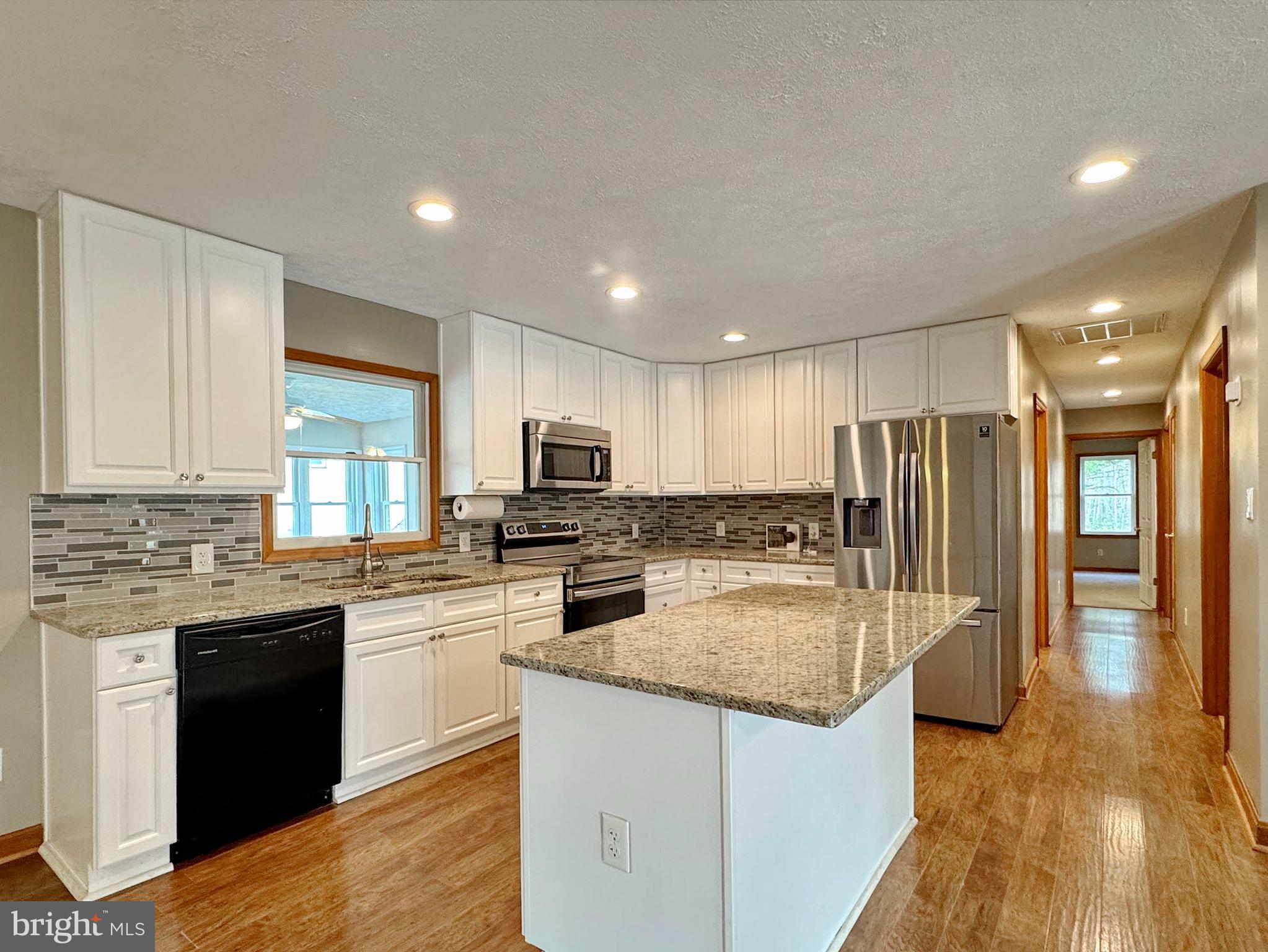 WHITE PLAINS - Residential