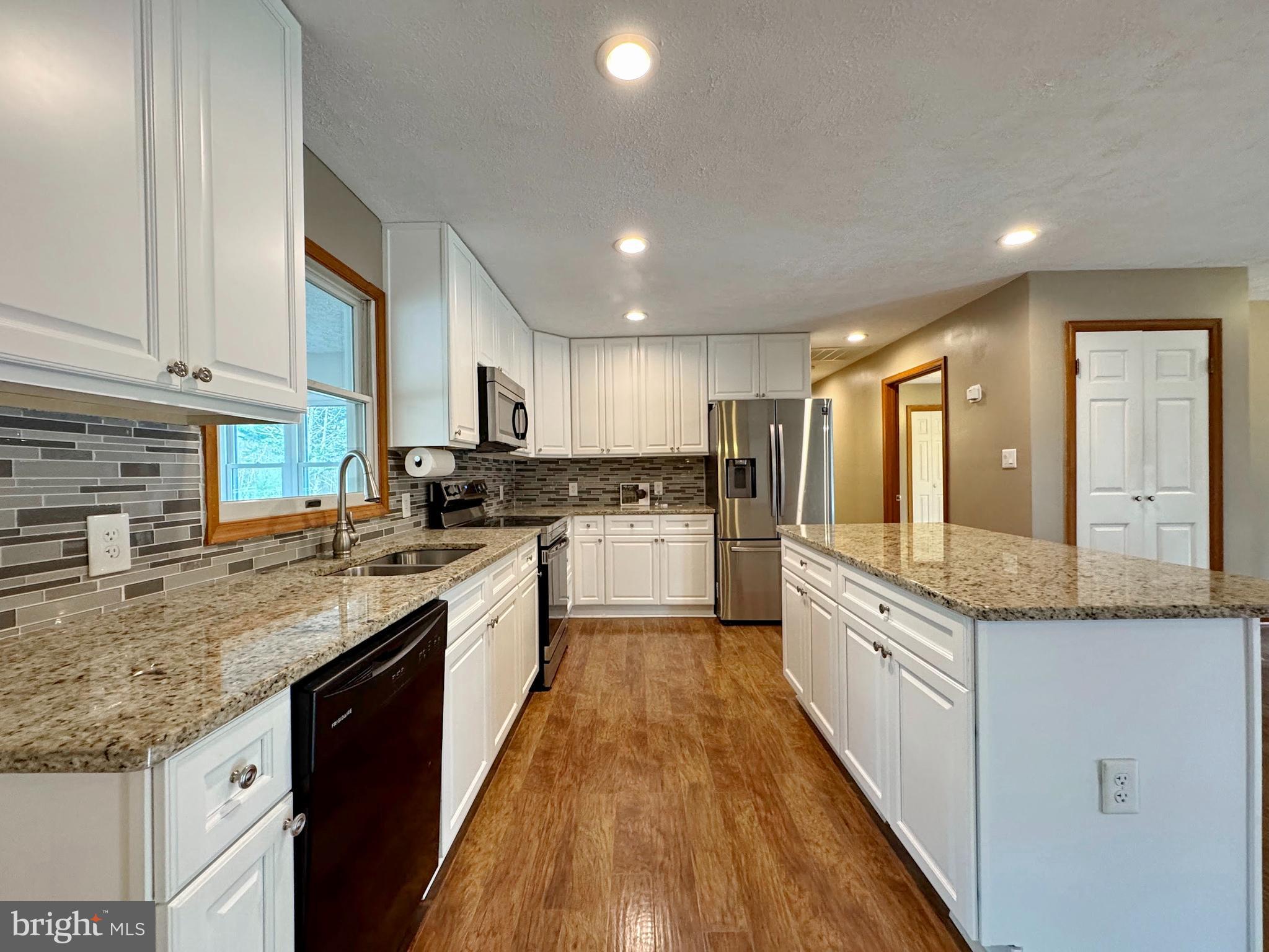 WHITE PLAINS - Residential