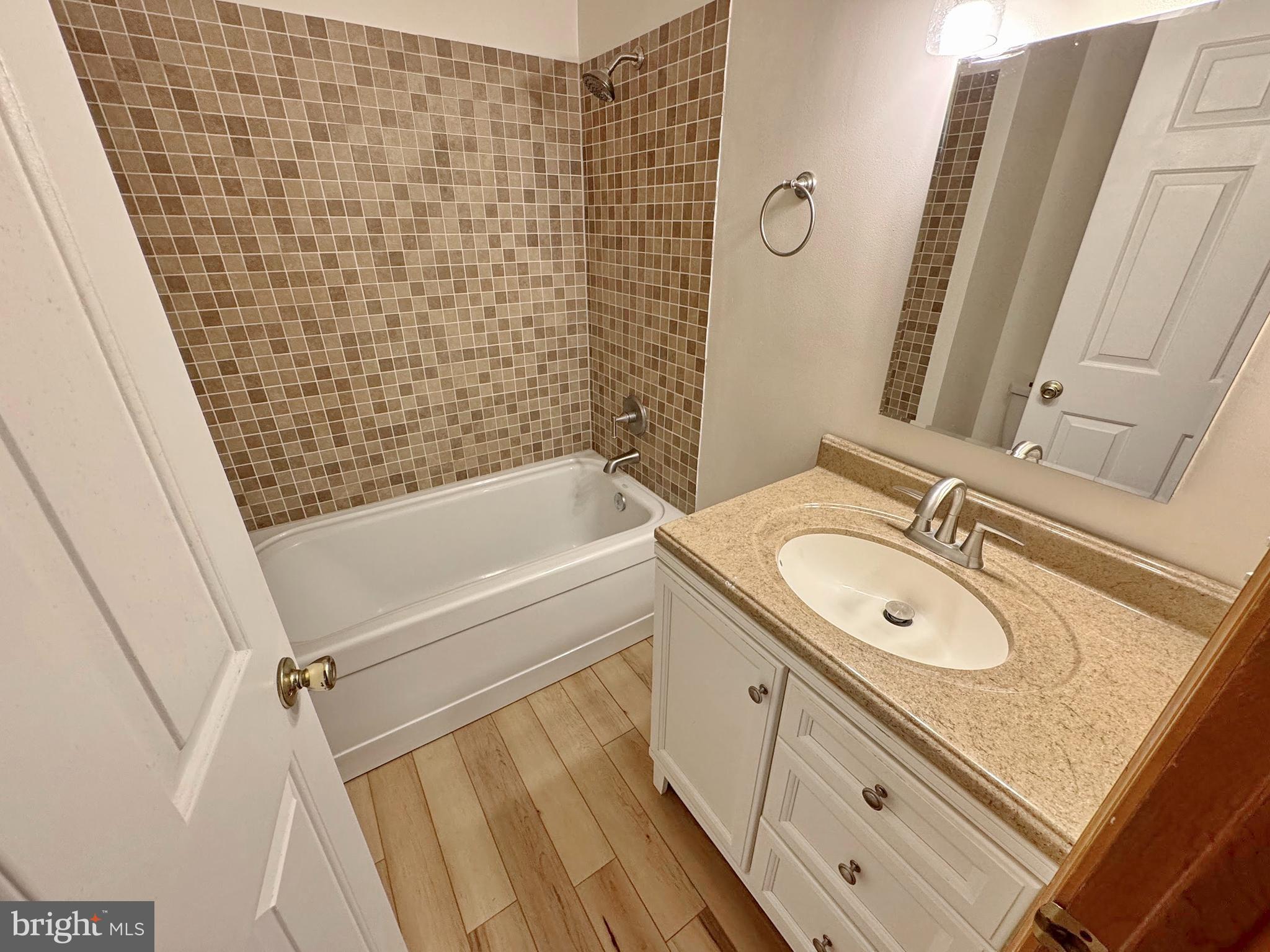 WHITE PLAINS - Residential