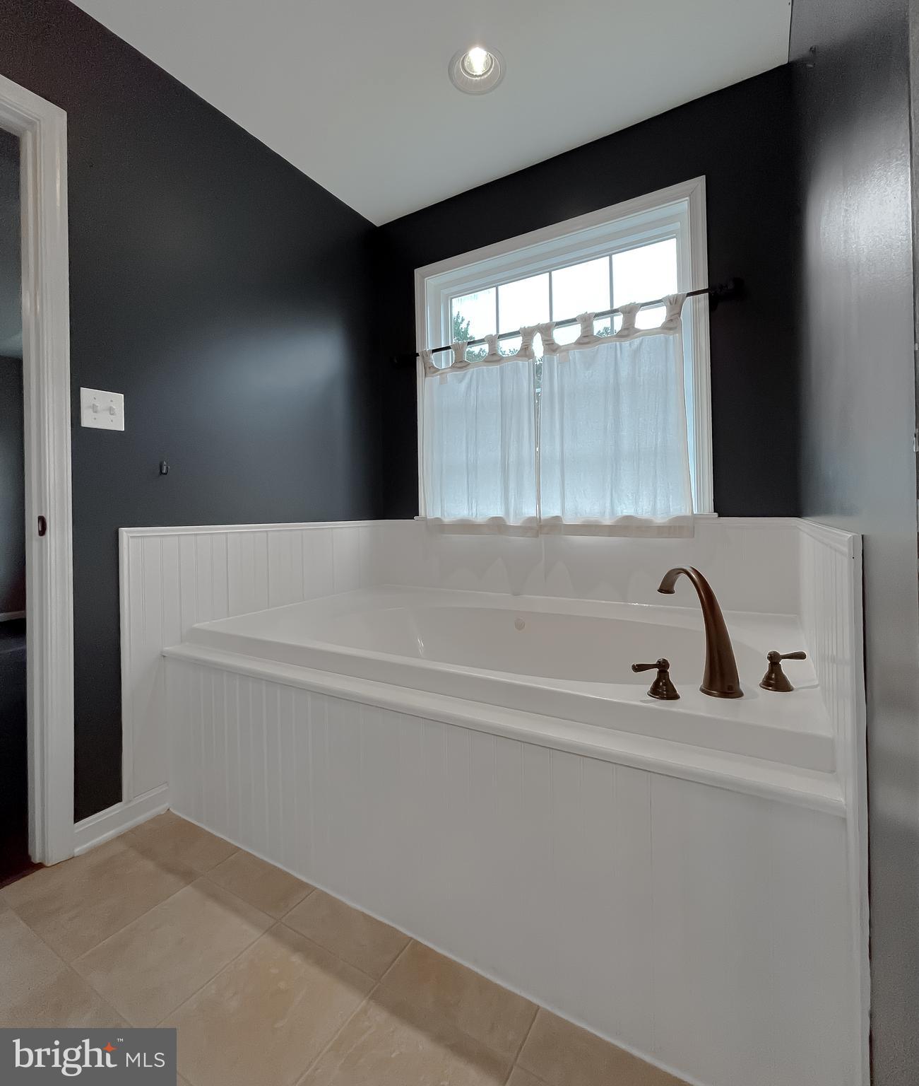 RUE WOODS SUBDIVISION - Residential Lease