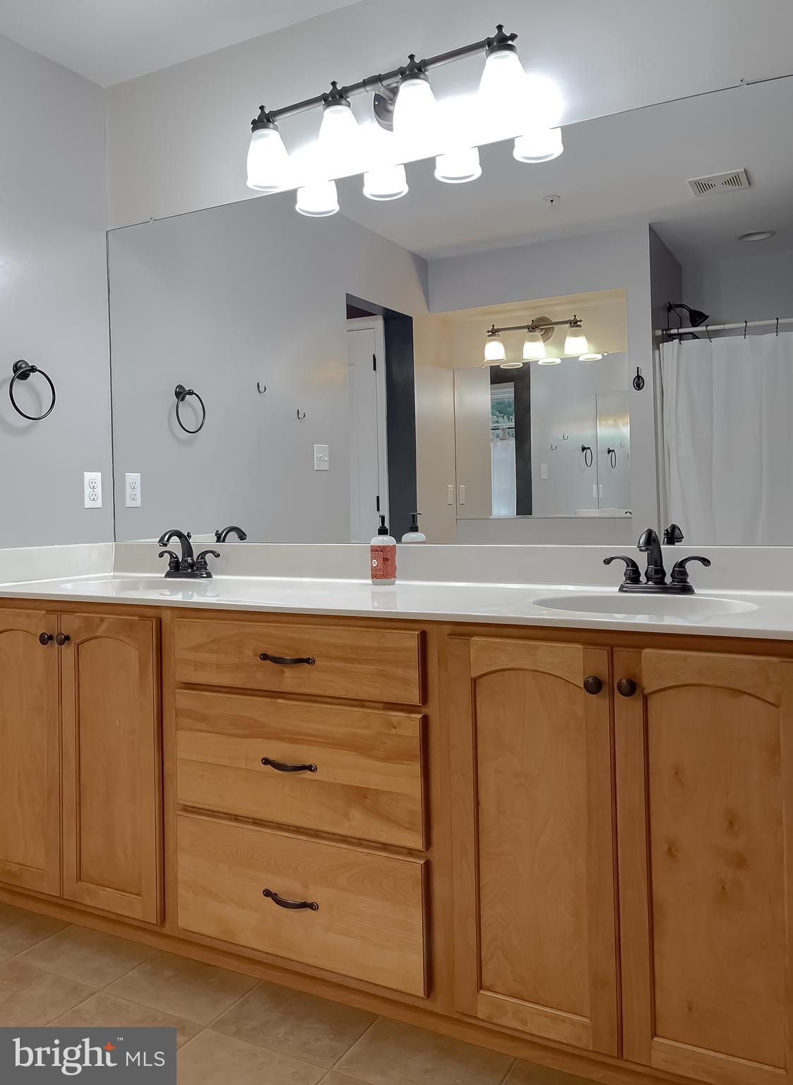 RUE WOODS SUBDIVISION - Residential Lease