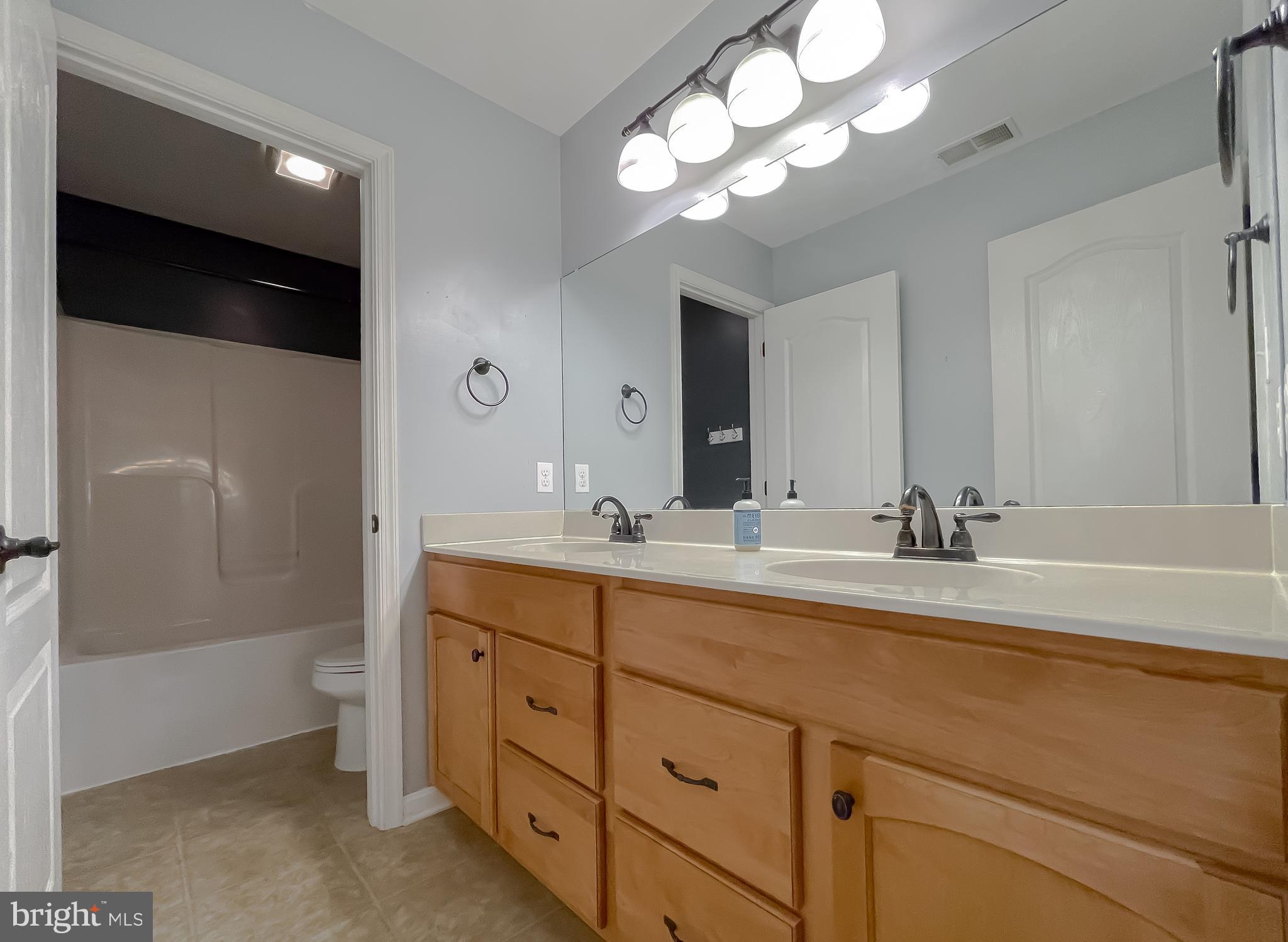 RUE WOODS SUBDIVISION - Residential Lease