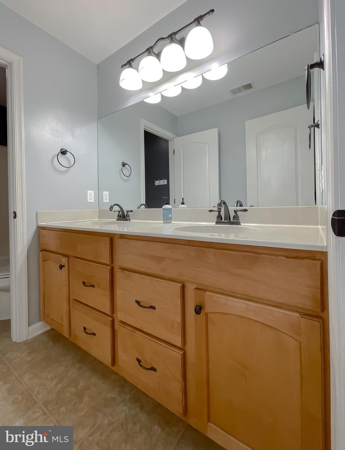 RUE WOODS SUBDIVISION - Residential Lease