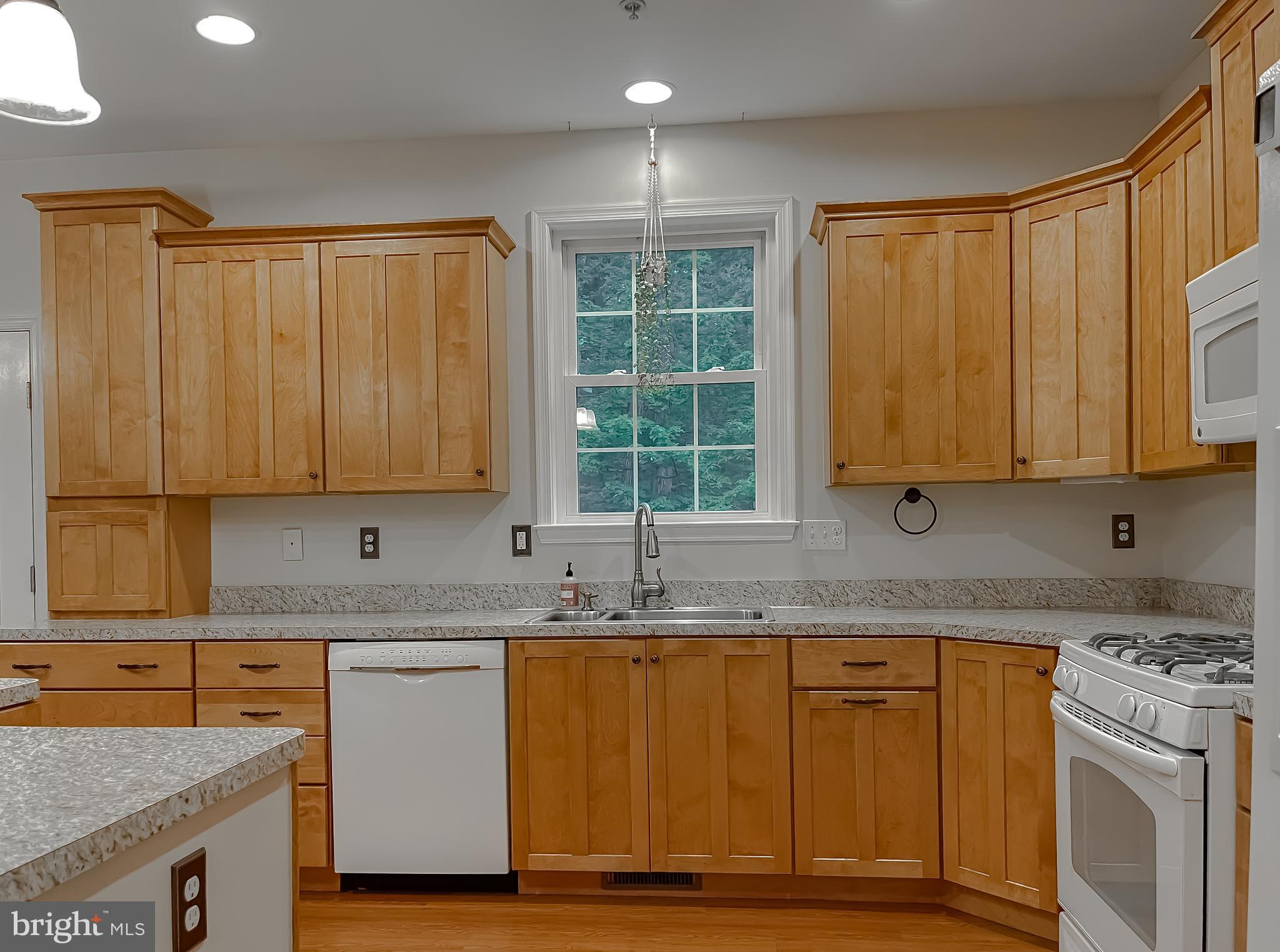 RUE WOODS SUBDIVISION - Residential Lease