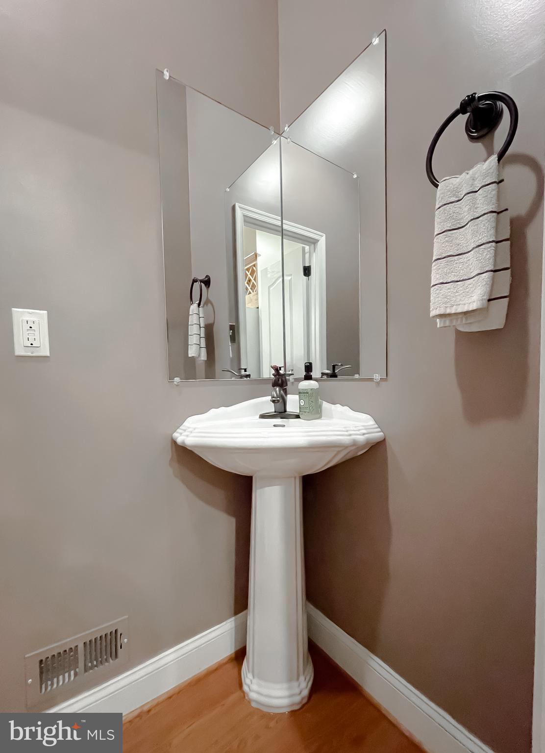 RUE WOODS SUBDIVISION - Residential Lease