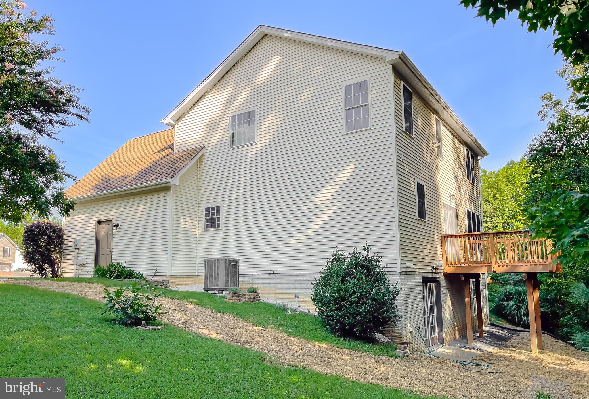 RUE WOODS SUBDIVISION - Residential Lease