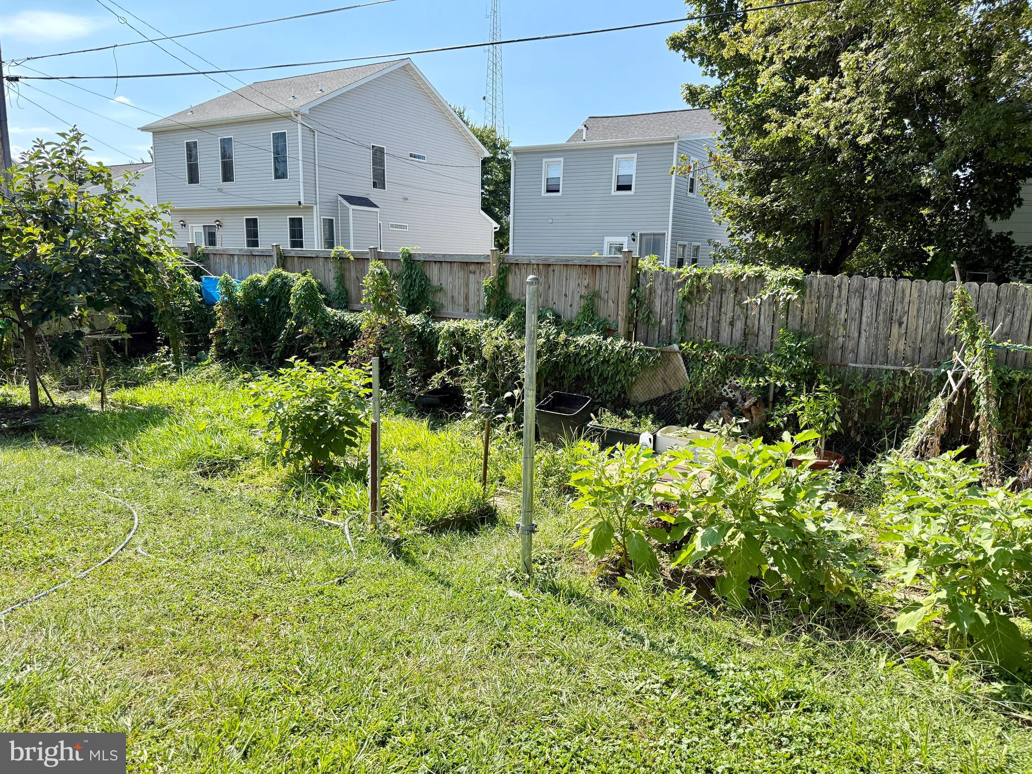 HOLLY MANOR - Residential