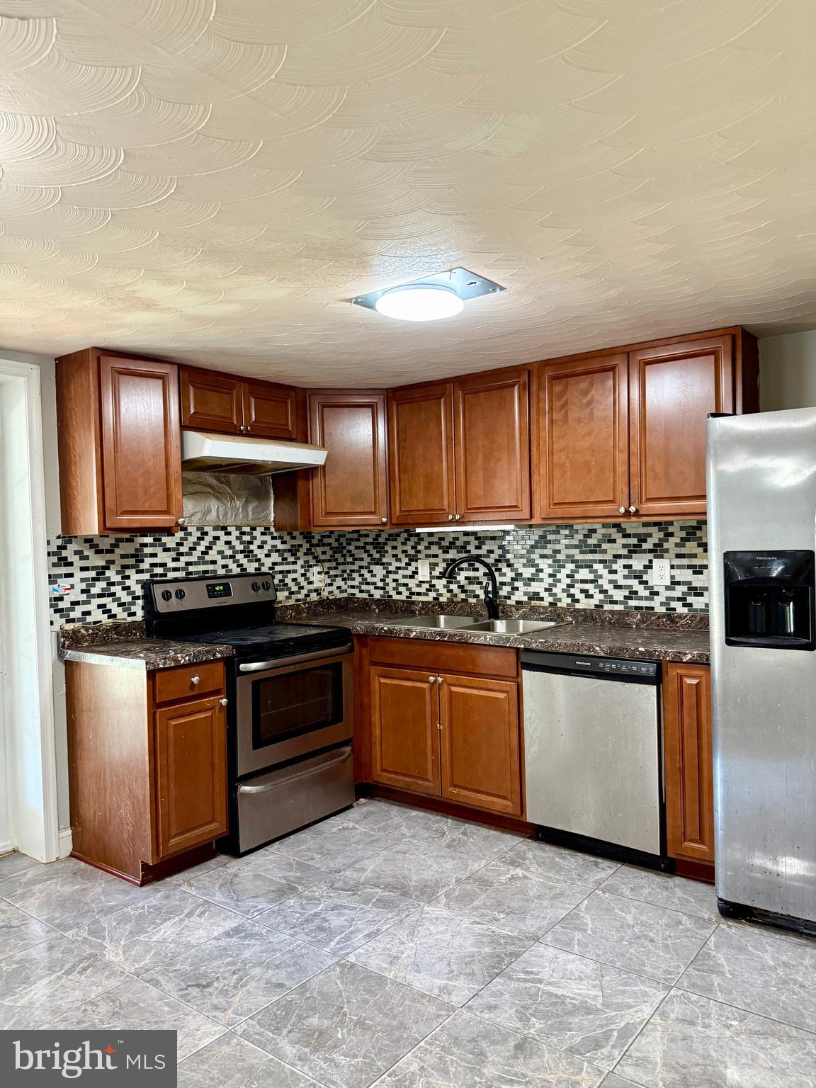 HOLLY MANOR - Residential