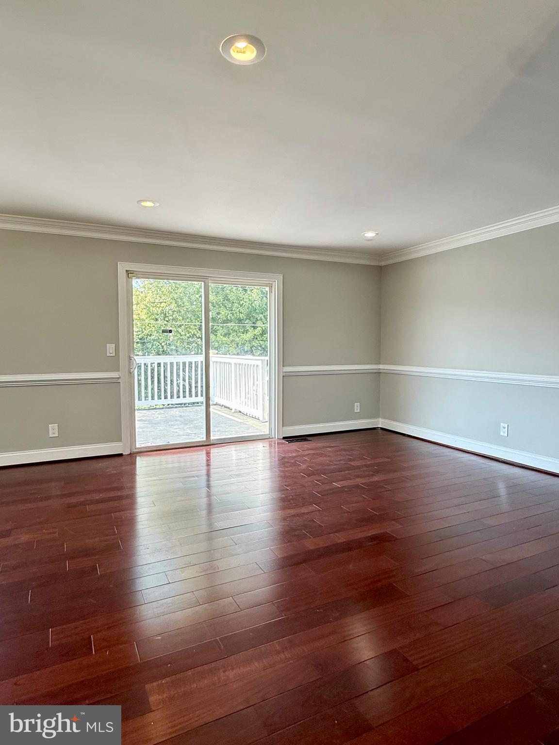 HOLLY MANOR - Residential