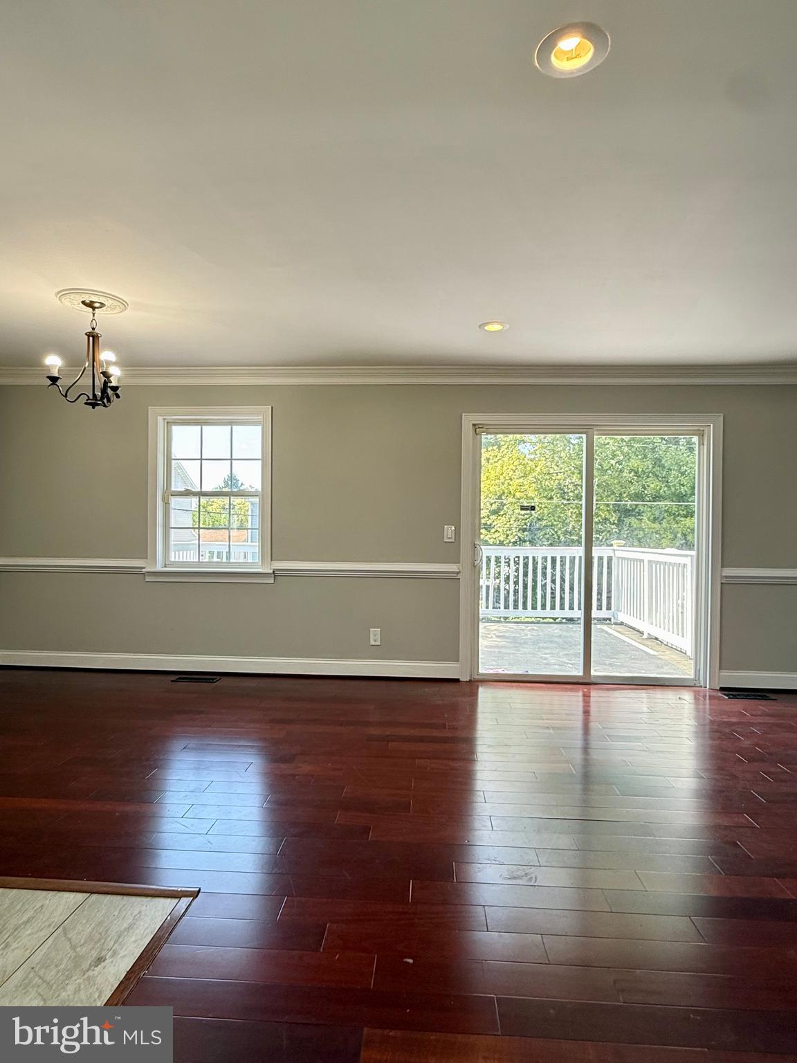 HOLLY MANOR - Residential