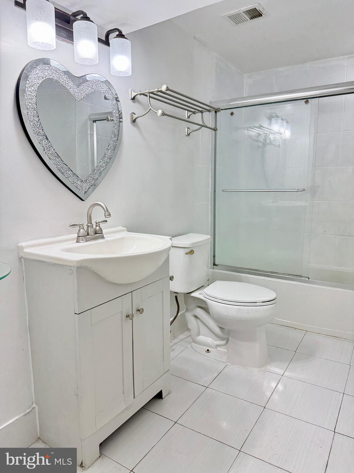 HOLLY MANOR - Residential