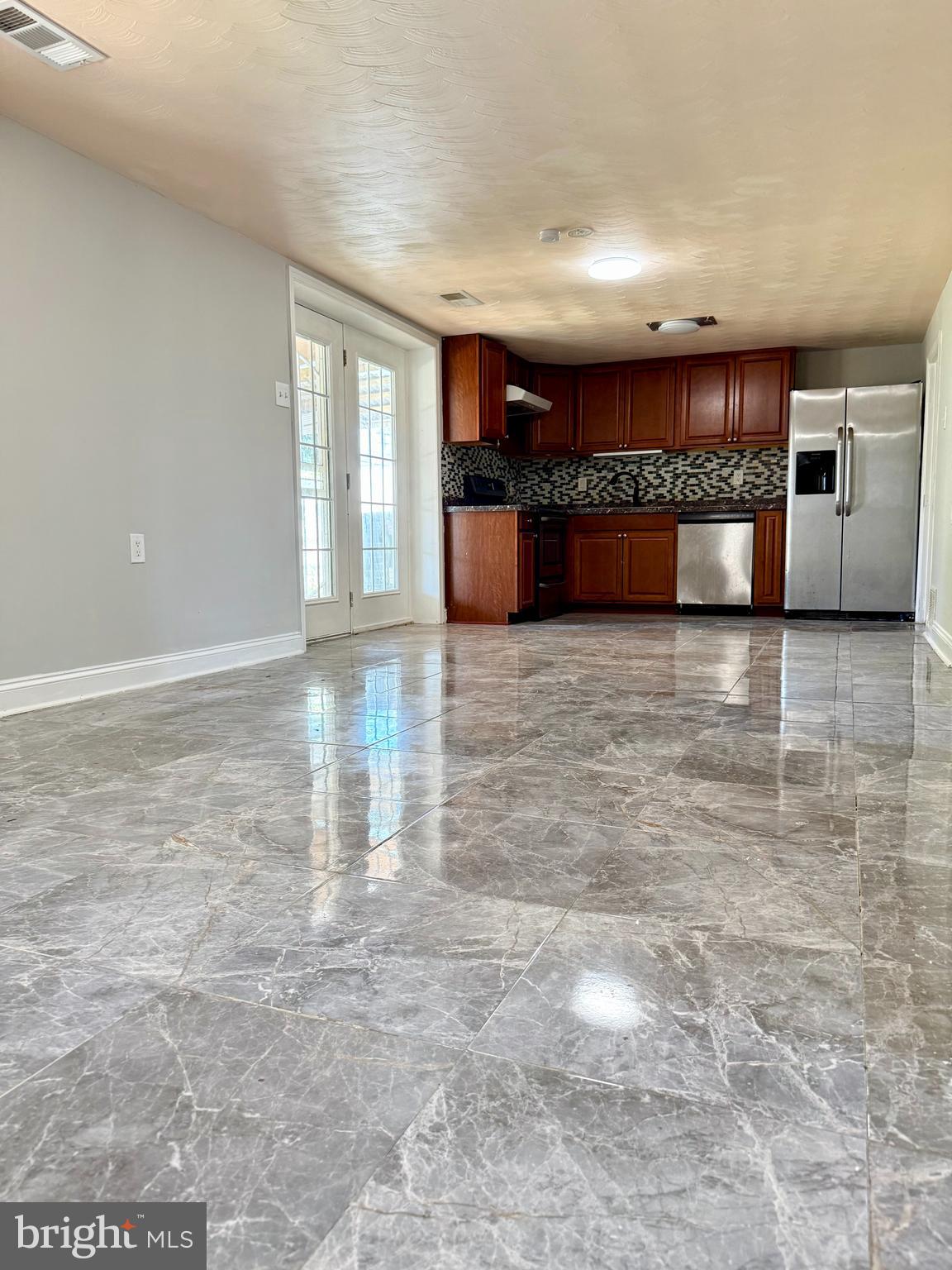 HOLLY MANOR - Residential