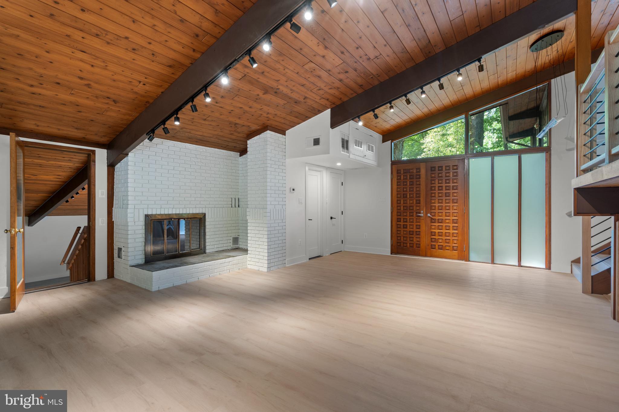 6412 RECREATION LANE