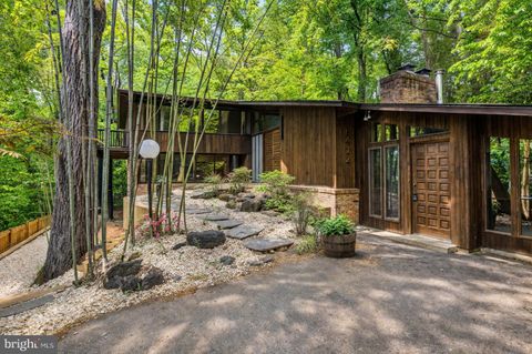 Photo of 6412 Recreation Lane, FALLS CHURCH, VA 22041 (MLS # VAFX2307644)