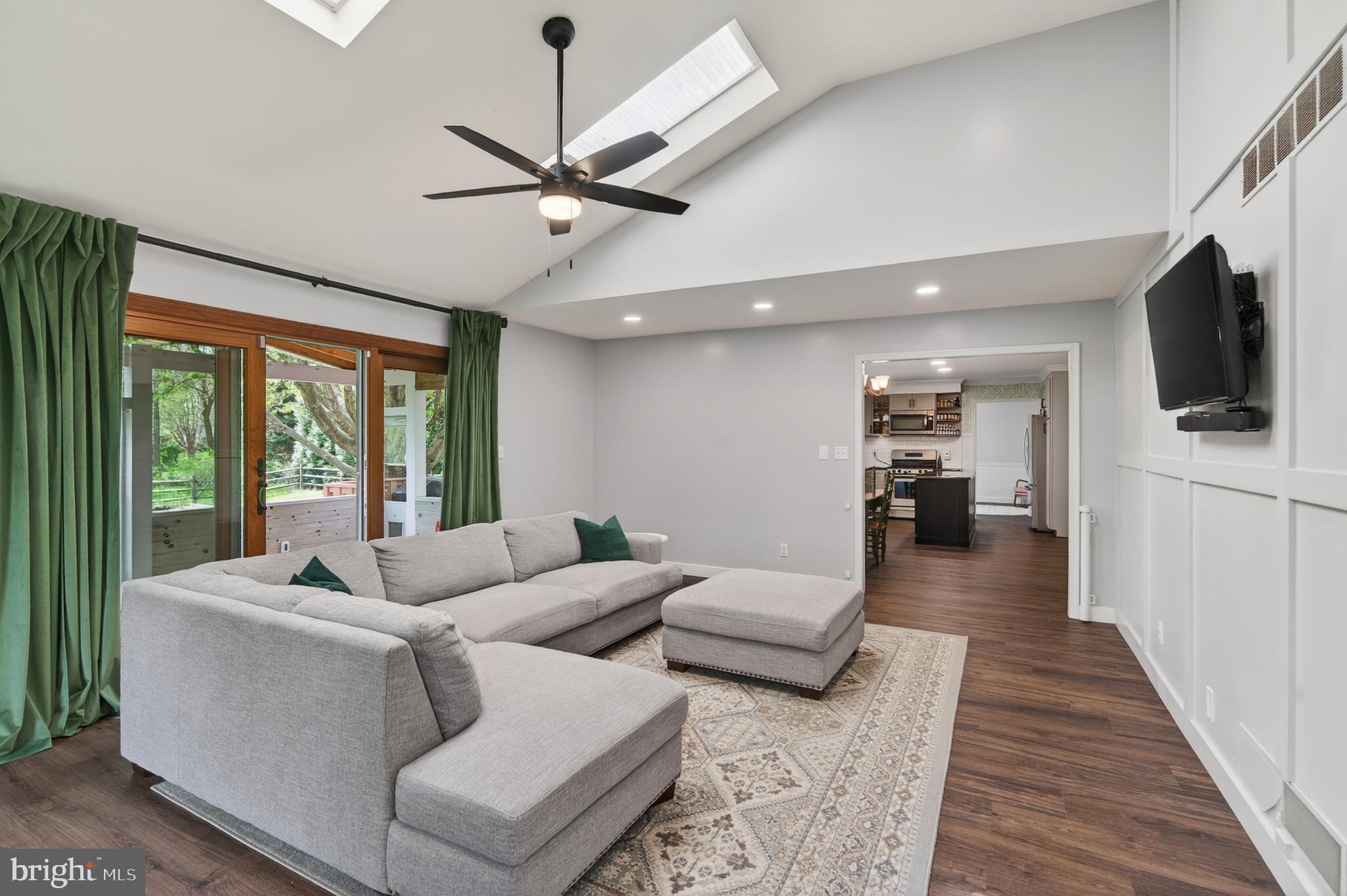 THISTLEBERRY FARMS - Residential