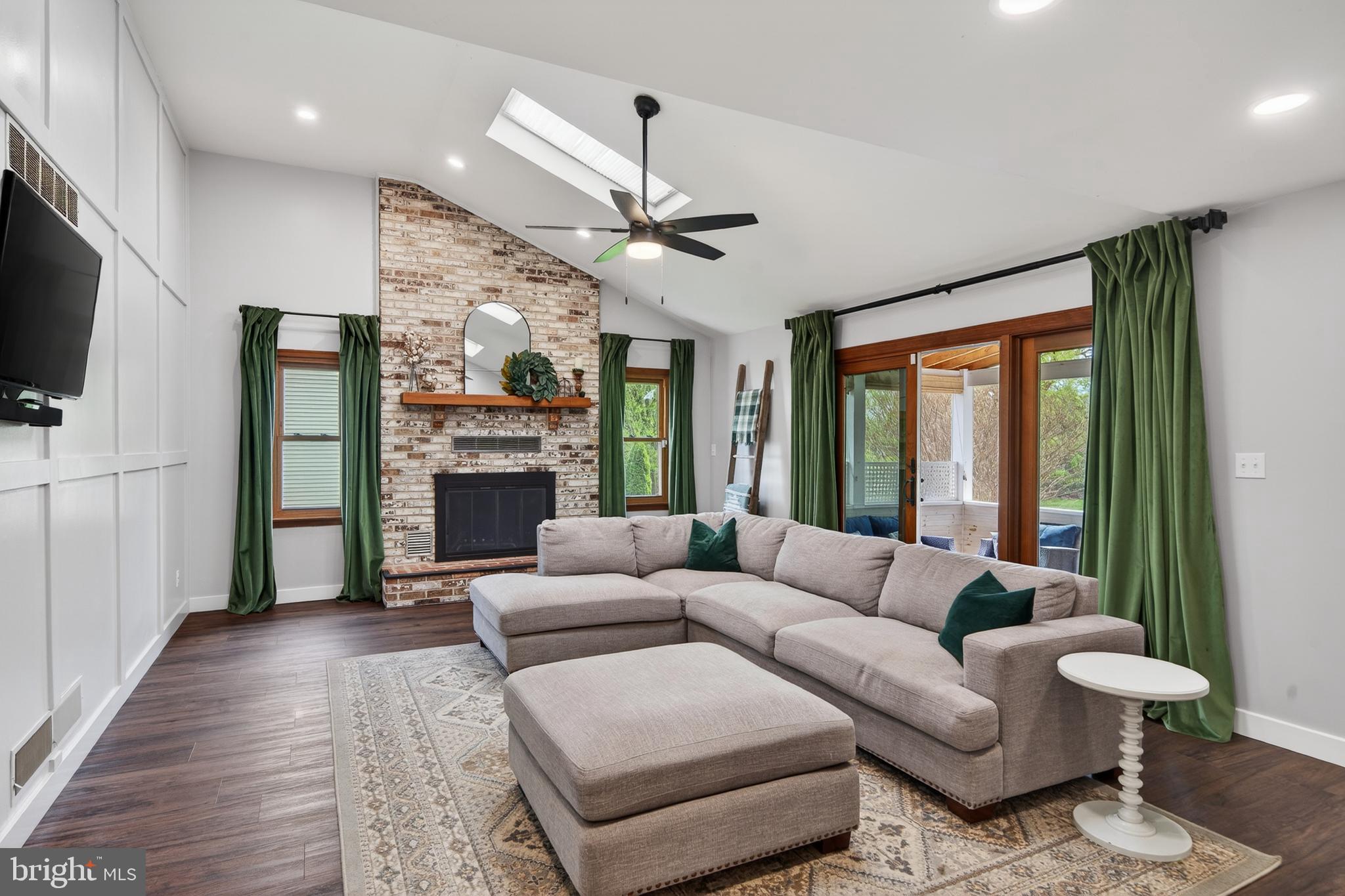 THISTLEBERRY FARMS - Residential