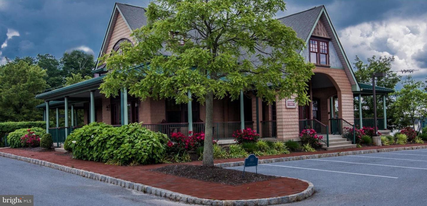 VILLAGES AT HILLVIEW - Residential