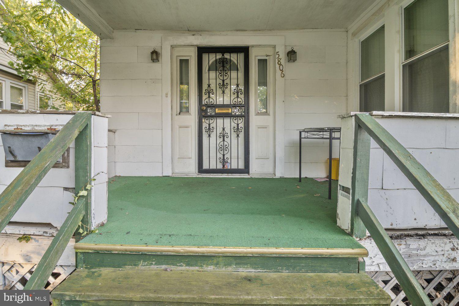 5806 WINNER AVENUE