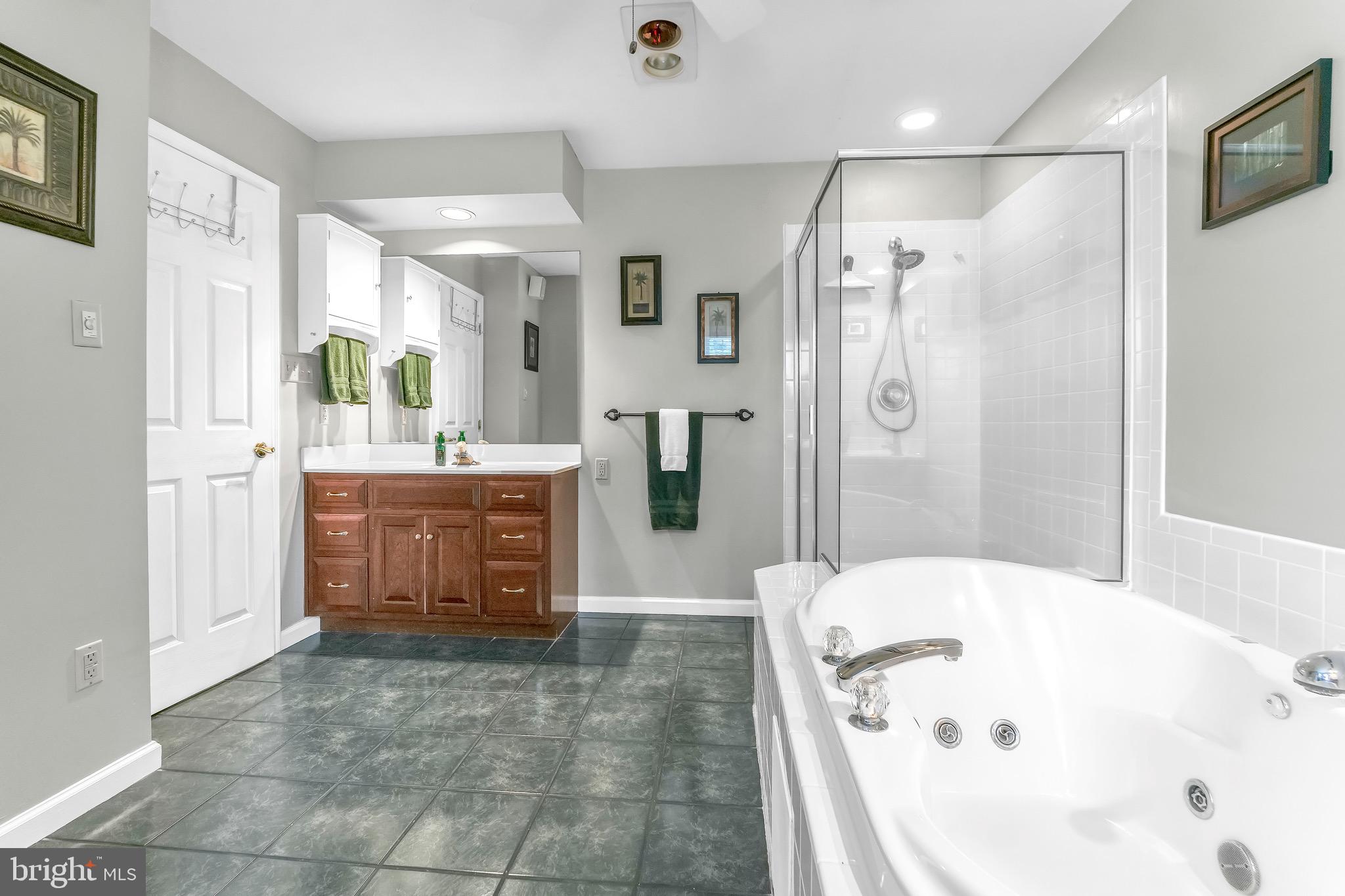 STONEGATE - Residential