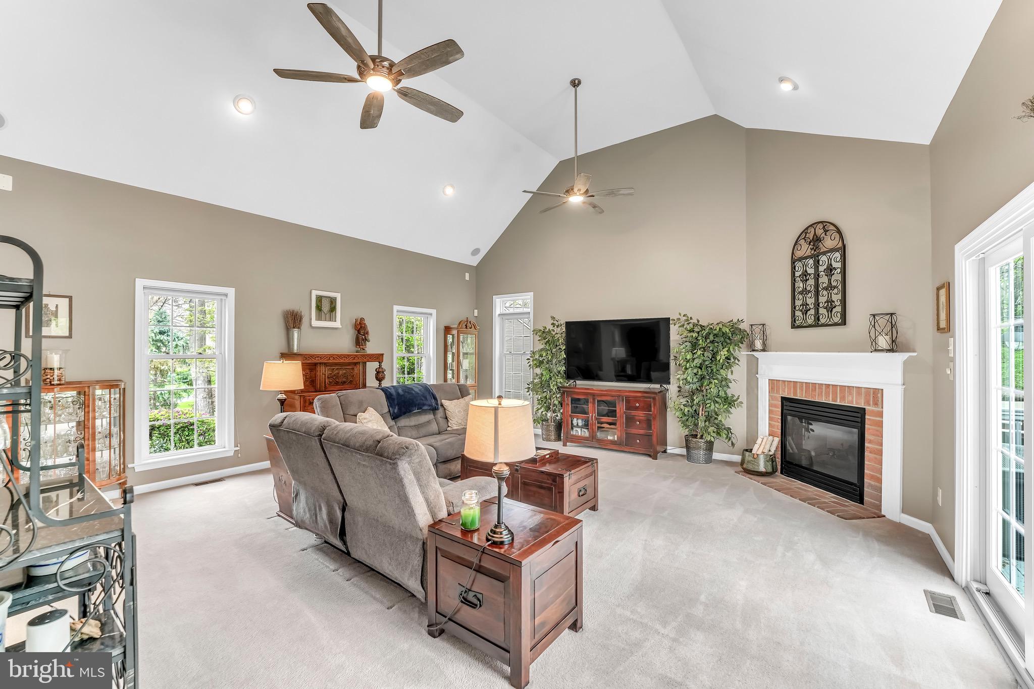 STONEGATE - Residential