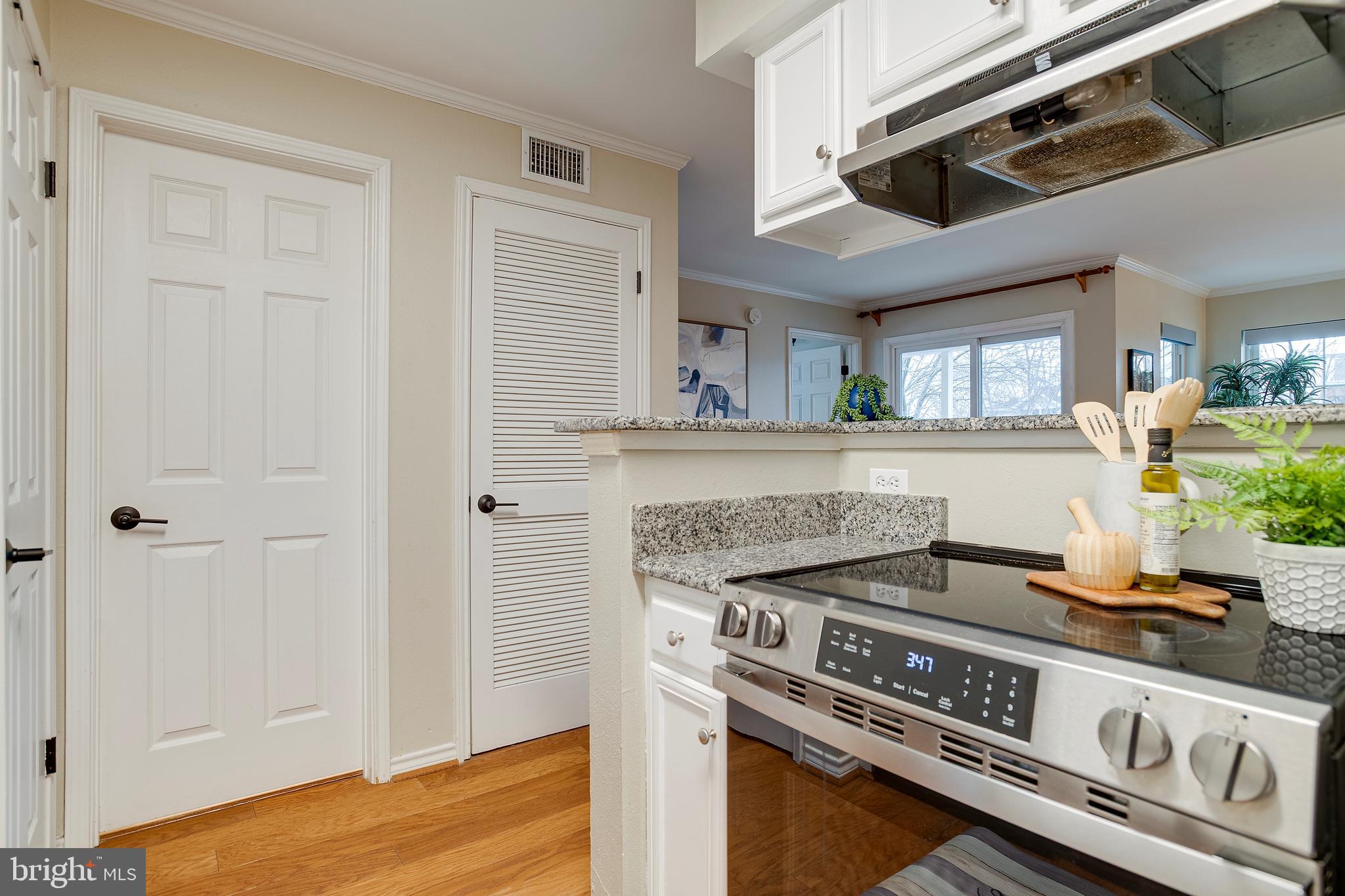 FOUNTAINS AT MCLEAN - Residential