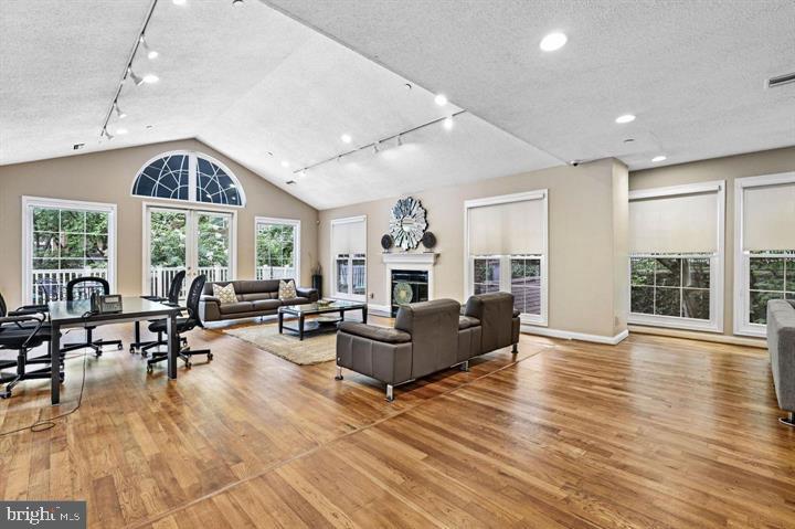 FOUNTAINS AT MCLEAN - Residential