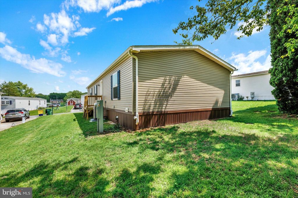 Photo of 116 Carbridge Road W, STEWARTSTOWN, PA 17363 (MLS # PAYK2083902)
