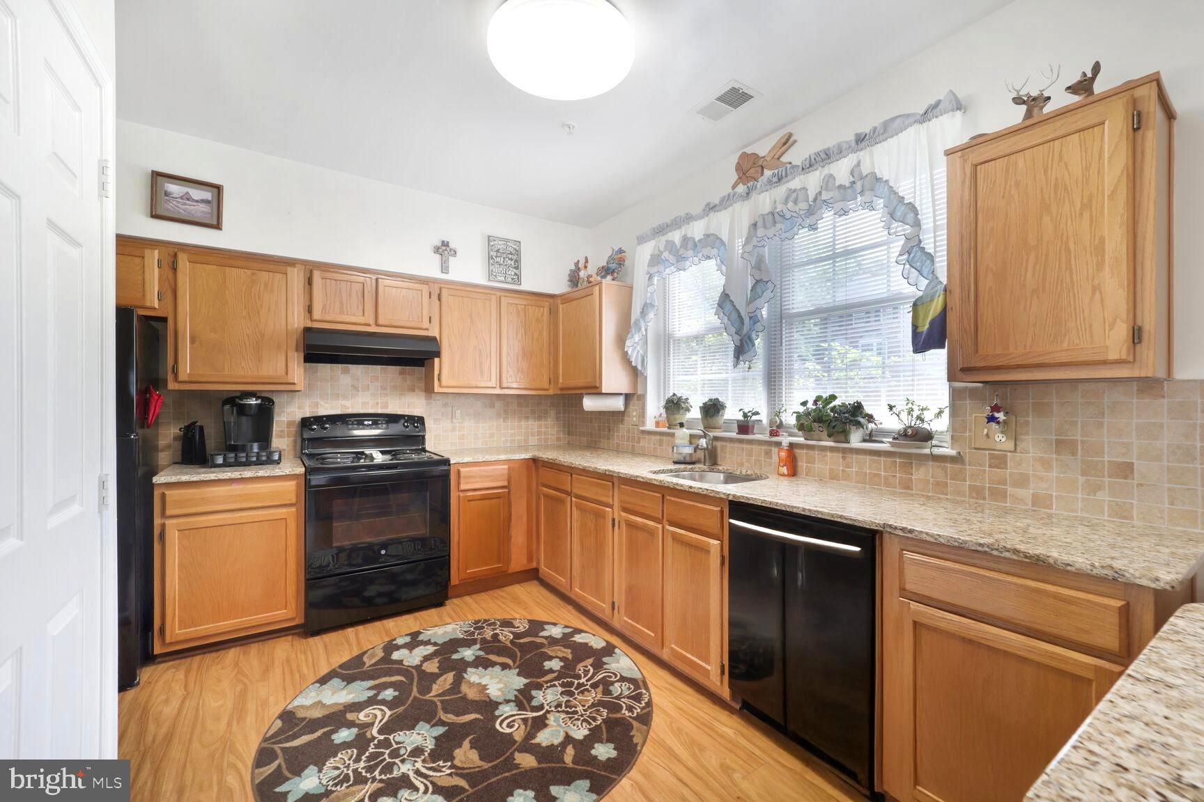 2476 WENTWORTH DRIVE