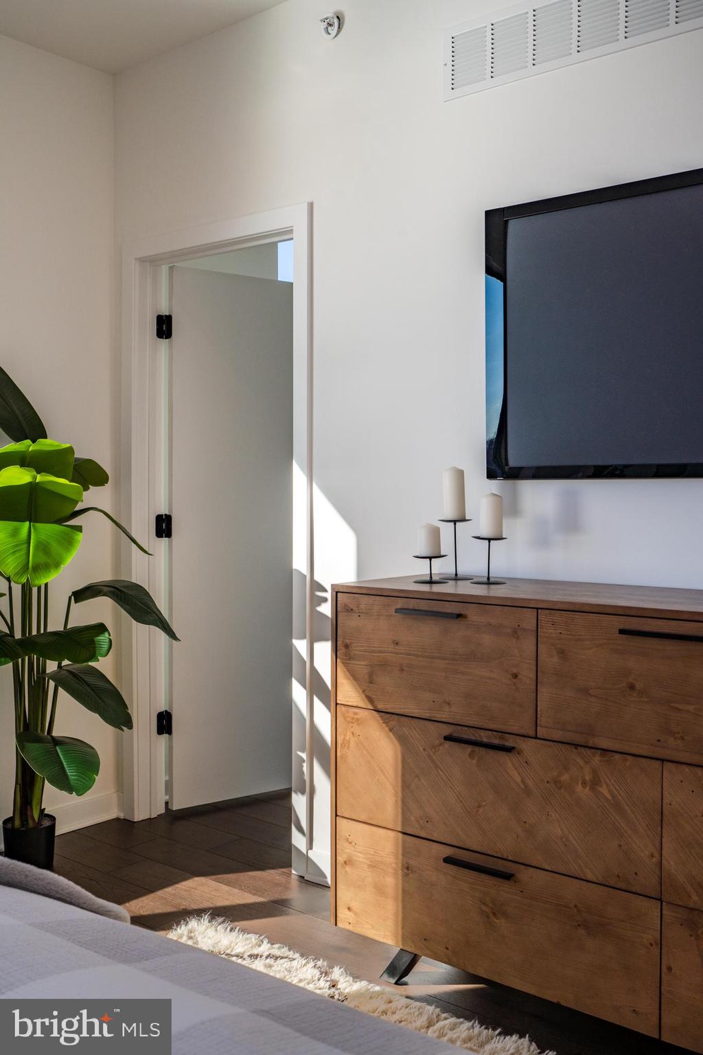 NORTHBANK - Residential